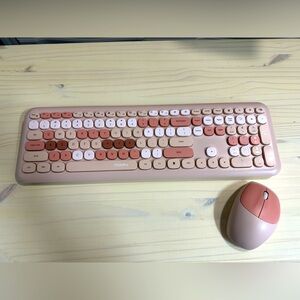 Wireless keyboard with mouse